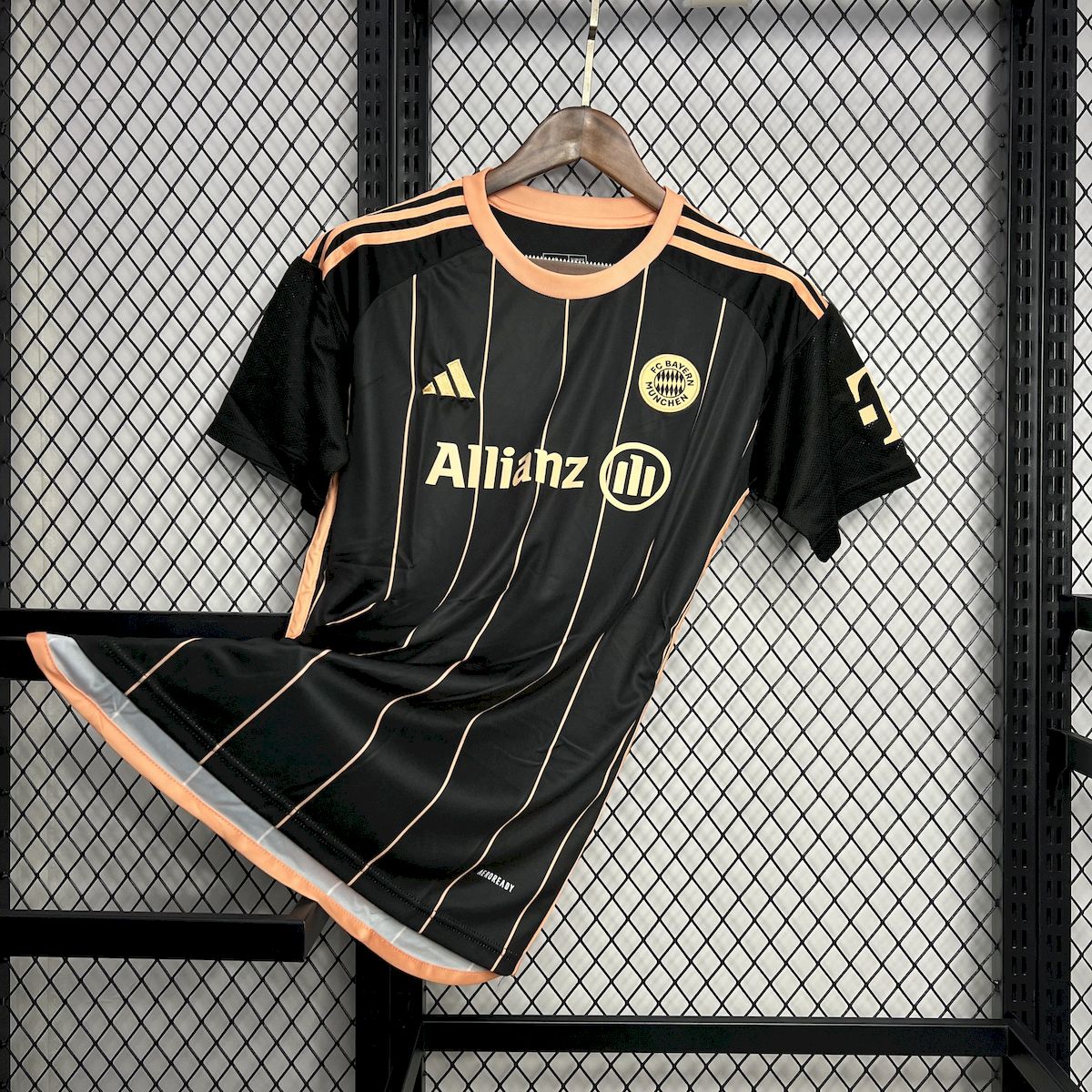 Mens Bayern Munich 2024/25 Jersey