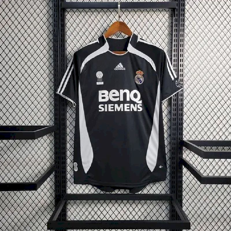 Retro Real Madrid 2006/07 Away Jersey