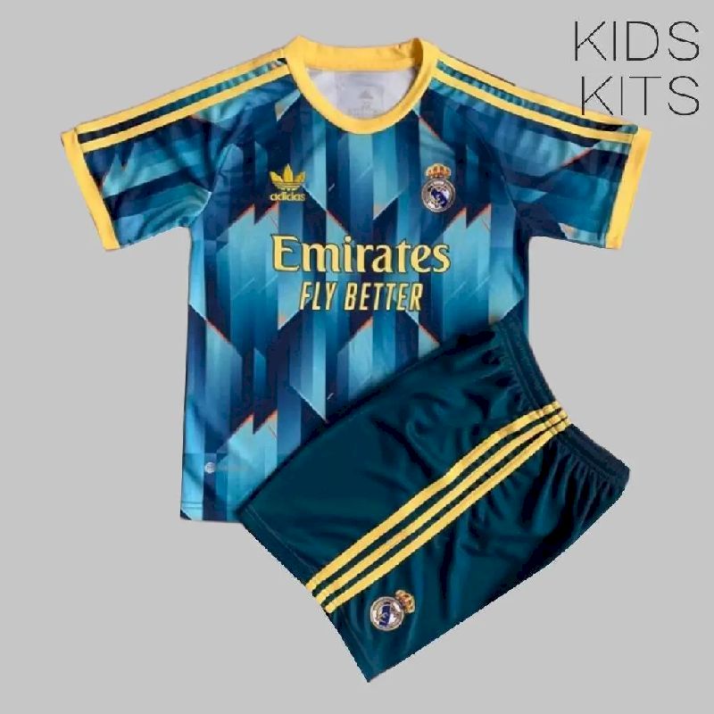 Kids Real Madrid 2022/23 Concept Kit